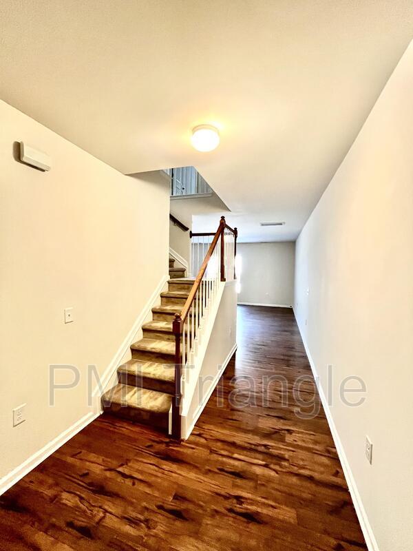 Building Photo - 1007 Ambrosia Dr