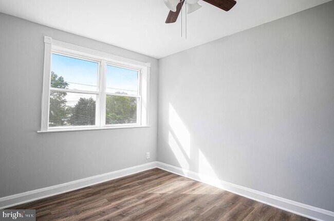 Foto del edificio - 114 Riverthorn Rd