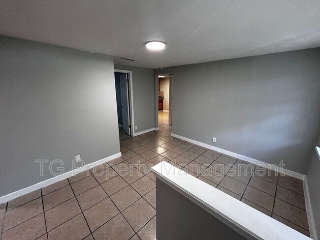 Foto del edificio - 6855 Hafford Ln