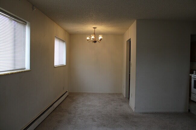 Building Photo - 3645 Butternut Dr