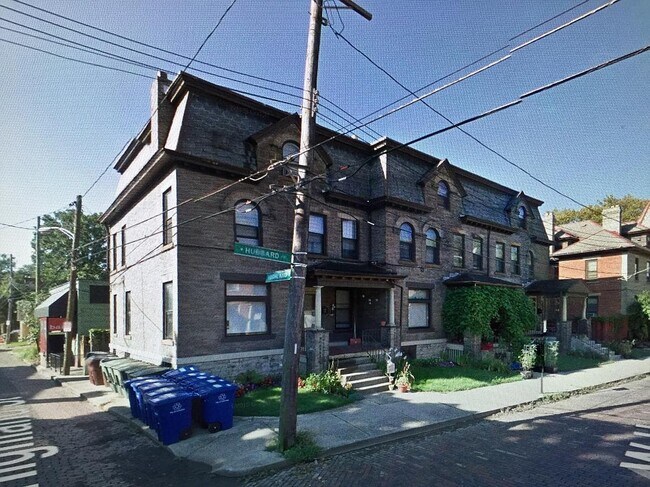 Foto del edificio - 251 W Hubbard Ave