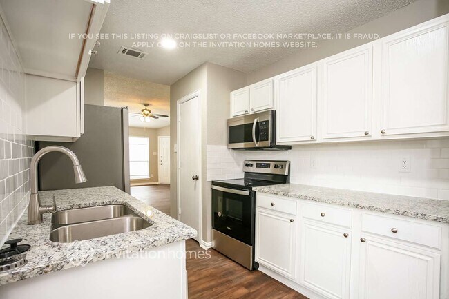 Foto del edificio - 1047 Waterview Dr