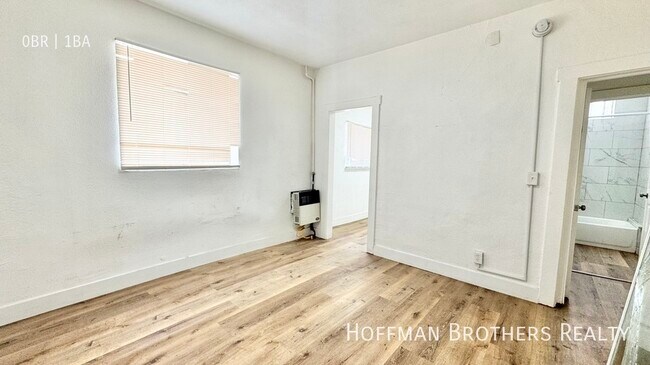 Building Photo - 450 Witmer St
