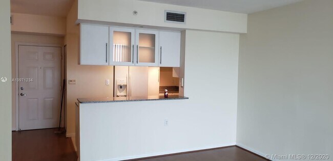 Foto del edificio - 275 NE 18th St