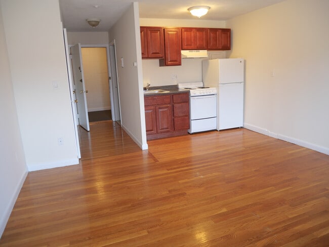 Photo - 1027 Commonwealth Ave Townhome
