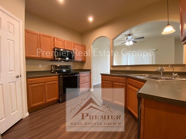 Foto del edificio - 6224 Saddlebred Way