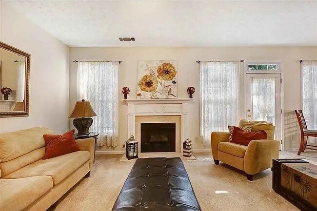 Building Photo - Room in Townhome on Kentmere Dr