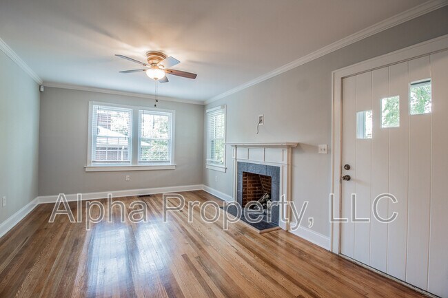 Foto del edificio - 8 Crescent Ridge Dr