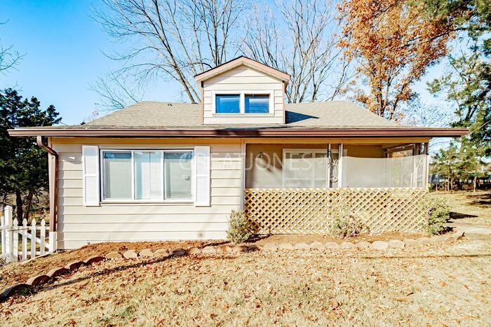 Foto principal - 8017 Acorn Ave