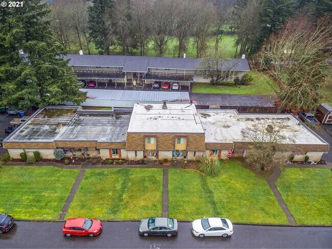 Building Photo - Royal View