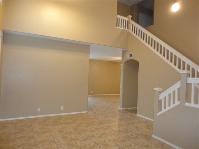 Building Photo - 382 N Hudson Place