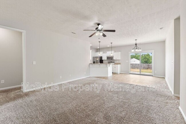 Building Photo - 857 Westlawn Dr