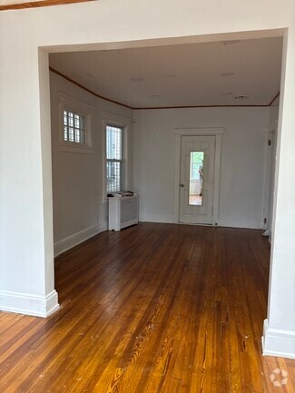 Building Photo - 744 Jackson Ave