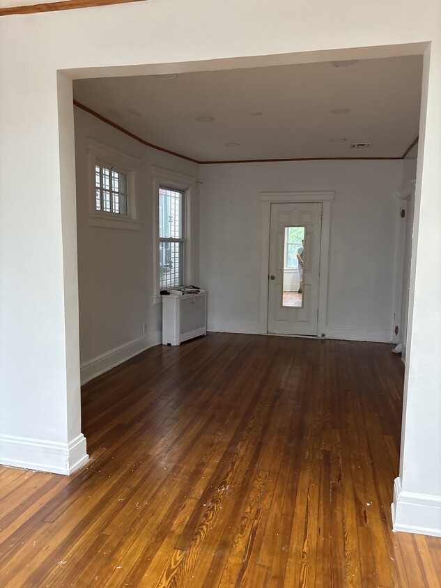 Primary Photo - 744 Jackson Ave