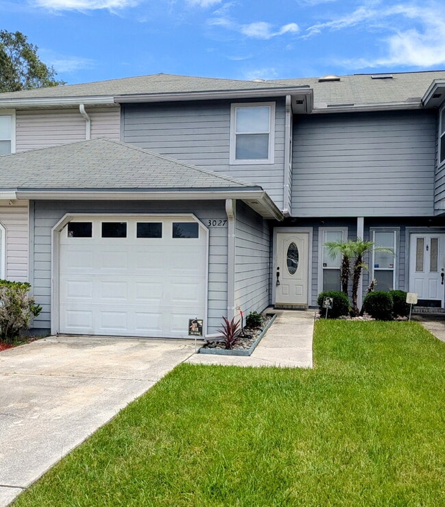 Building Photo - 3027 Candlewyck Ln E