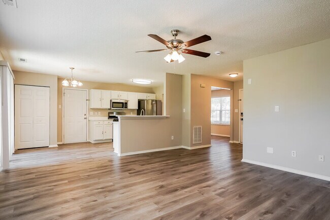 Foto del edificio - 6333 Saybrooke Dr