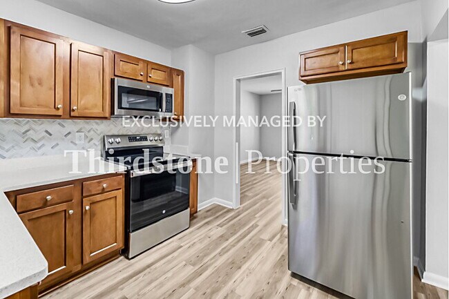 Building Photo - 1093 Prospect St