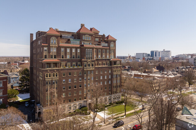 925 Delaware Ave - Campanile Apartments