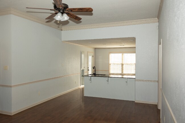 Foto del edificio - 55 Bryson Dr