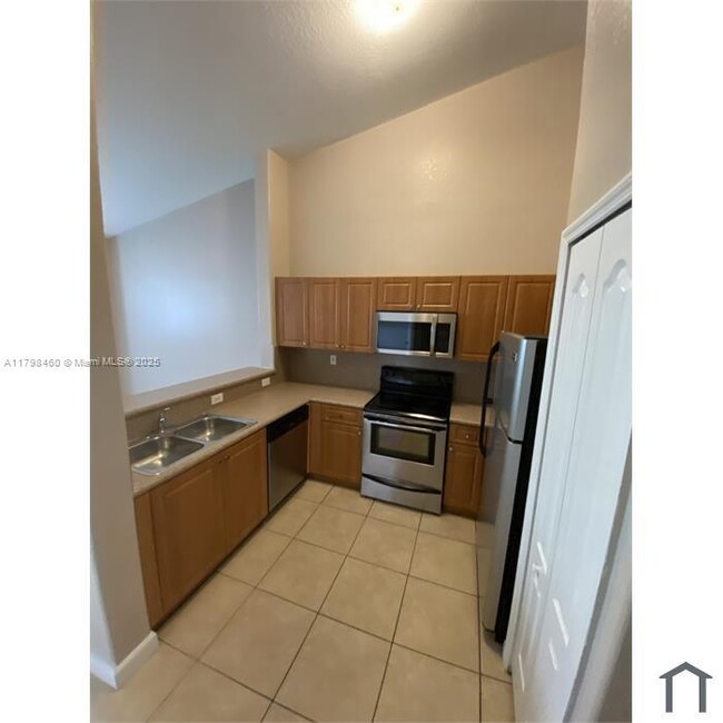 Foto del edificio - 1656 SE 29th Ct