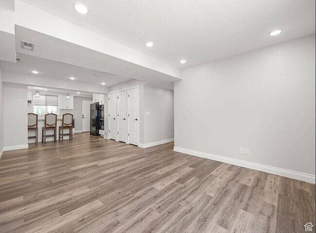 Foto del edificio - 628 N 200 E St