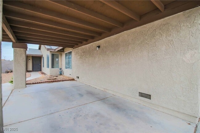 Building Photo - 7019 Grassy Knoll St