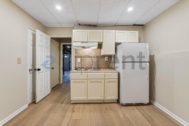 Building Photo - Unit 1