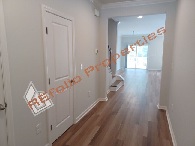 Foto del edificio - Location, Location, Location! 3 Bedroom 1 ...