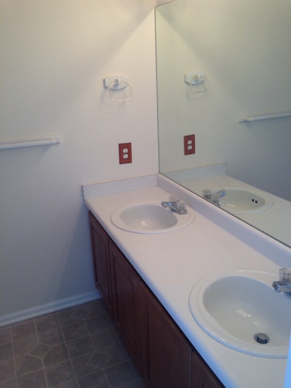 Building Photo - 4979 Butterfield Dr