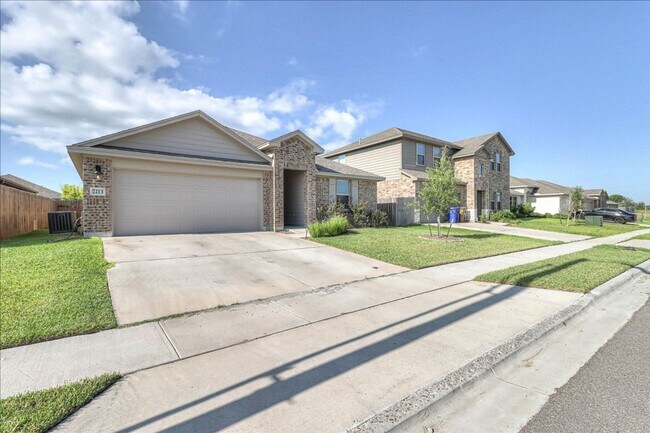 Building Photo - 7213 Adler Dr