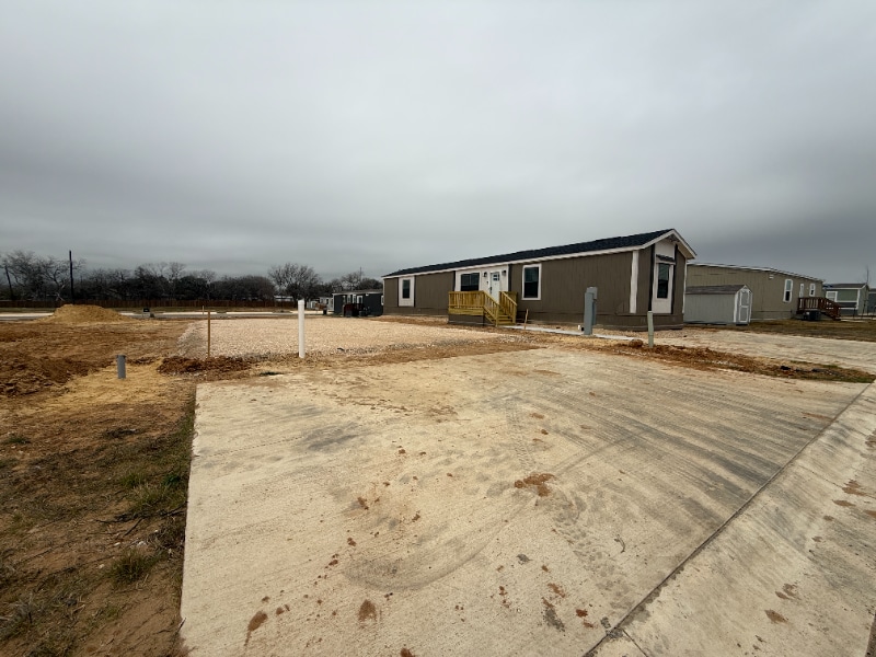 Building Photo - 15803 S Flores St