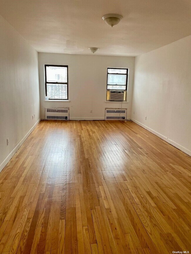 7 Bond St Unit 3J, Great Neck, NY 11021 Condo for Rent in Great Neck