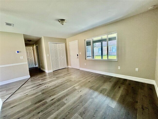 Foto del edificio - 504 Blackbird Ln