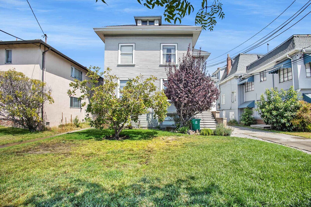 Primary Photo - 2149 Santa Clara Ave