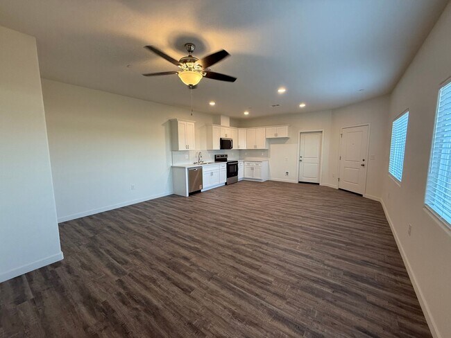 Foto del edificio - 9016 Canyon St