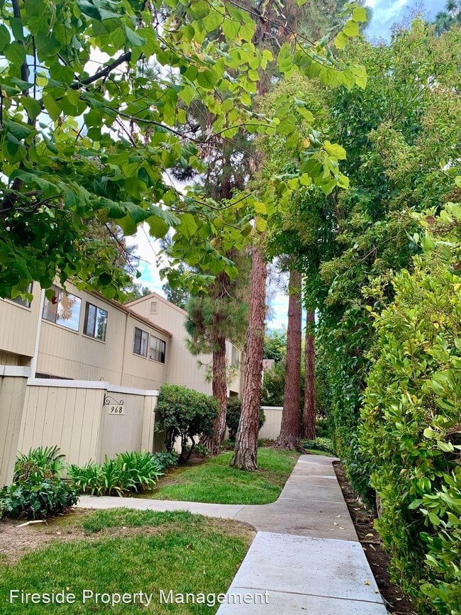 Building Photo - 2 br, 1.5 bath House - 968 Kiely Blvd #B