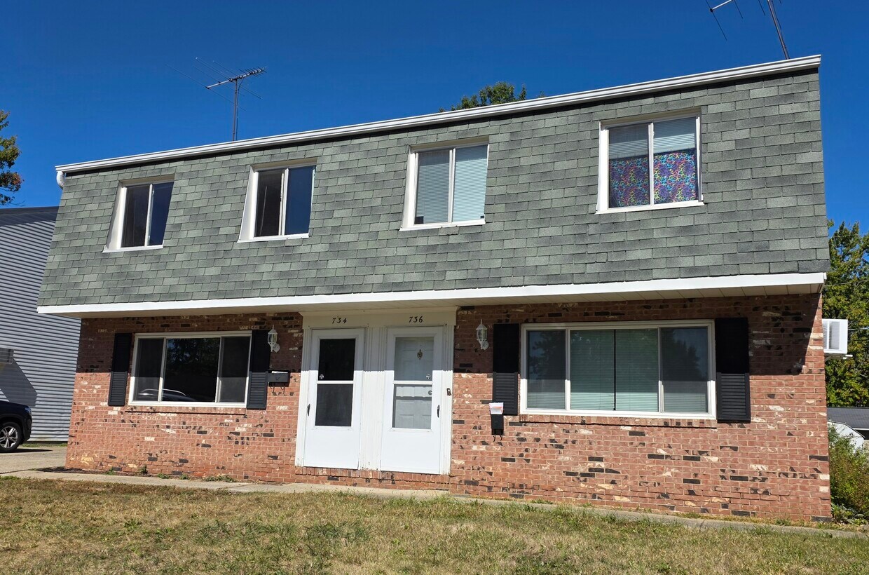 Foto principal - 734 Purdue Ave