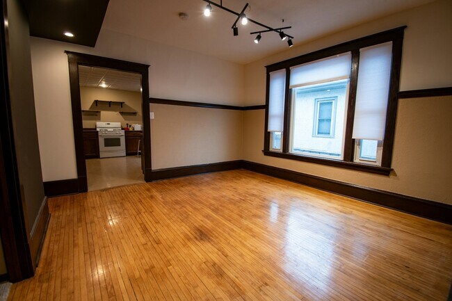 Foto del edificio - 1117 N Washington Ave