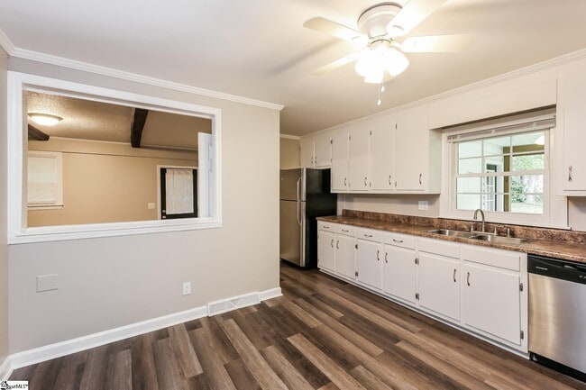 Building Photo - 111 Clarendon Dr