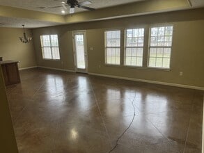 Building Photo - 915 Wineberry Rd Building Photo - 915 Wineberry Rd