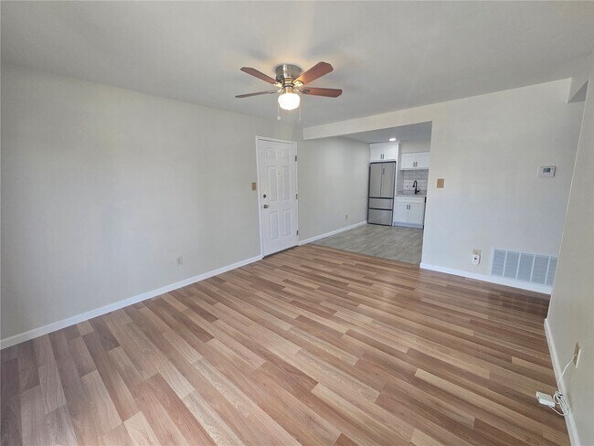 Foto del edificio - 4334 Arrow Tree Dr
