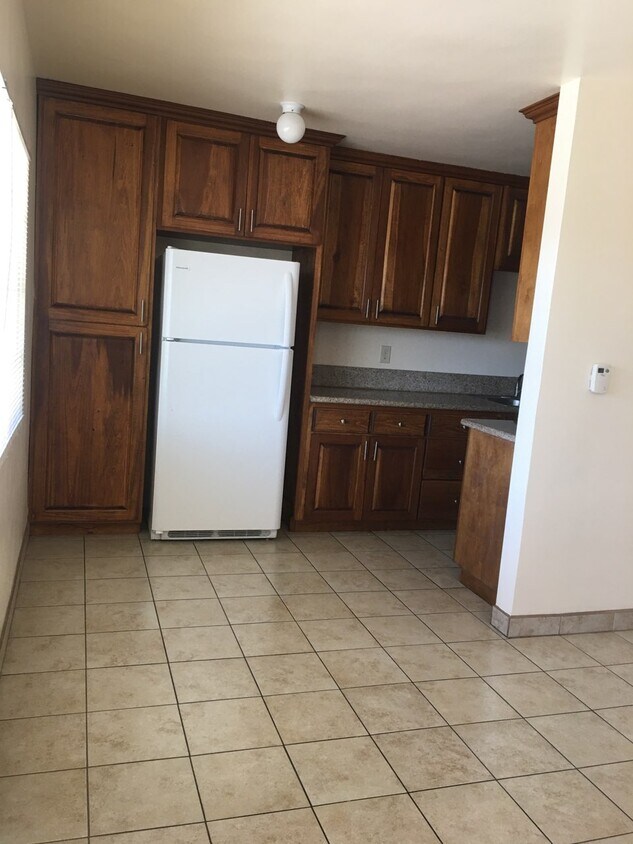 Primary Photo - 3291 E Artesia Blvd