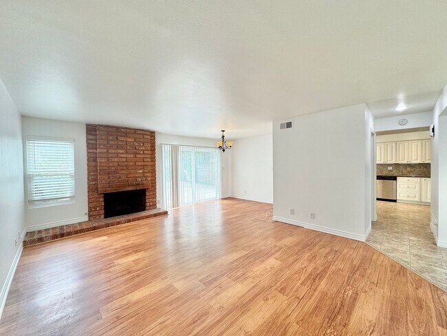 Building Photo - Beautiful 4Bd/2.5Ba Available In Irvine!
