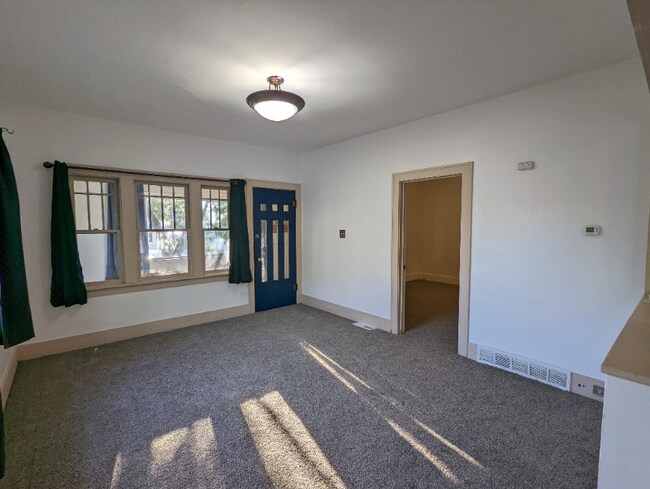 Foto del edificio - 811 18th St N