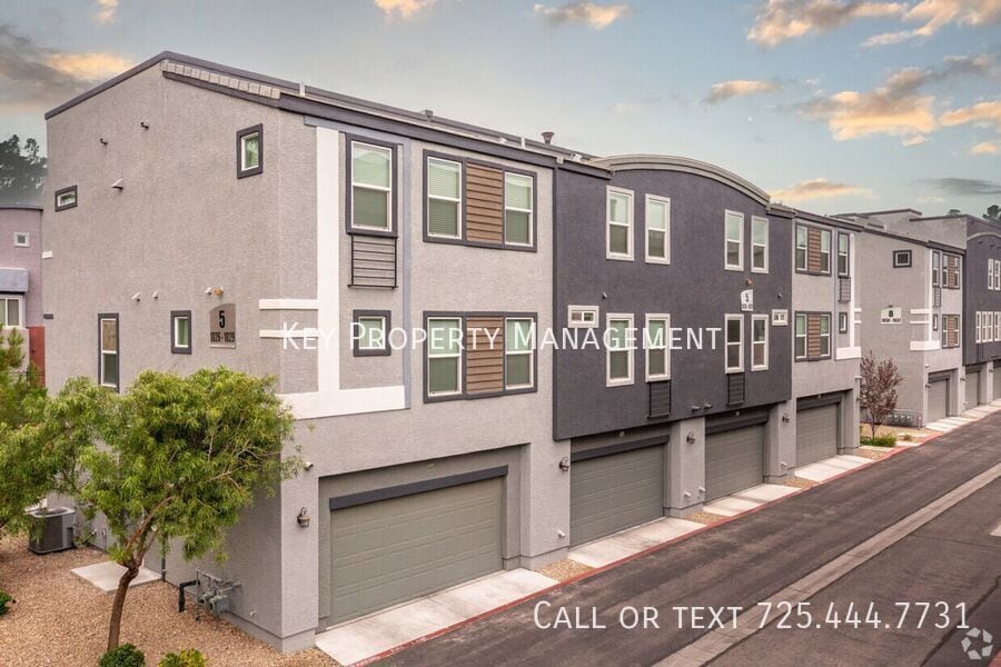 Primary Photo - 2 Bedroom, 2 Bath Modern Townhome near 215...