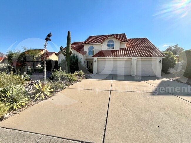 Building Photo - 1605 Fairway Pl