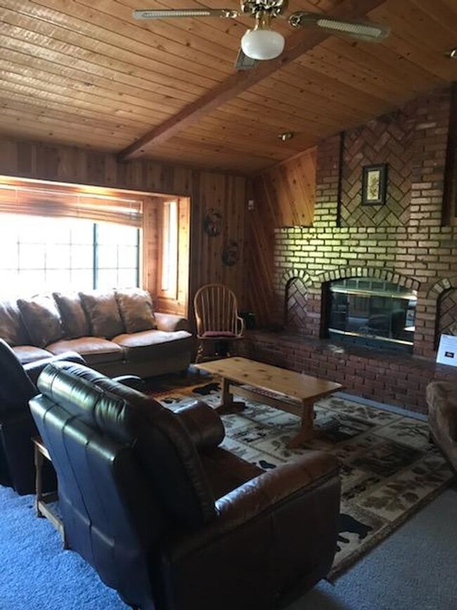 Building Photo - 3 bedroom on quiet cul-de-sac