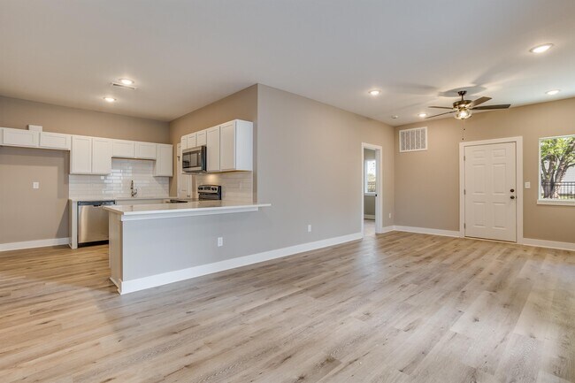 Foto del edificio - 1619 S Limuel St