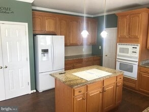 Building Photo - 9 St Claires Ct