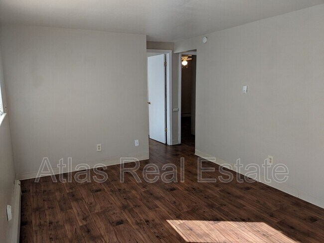 Foto del edificio - 4589 Everett St